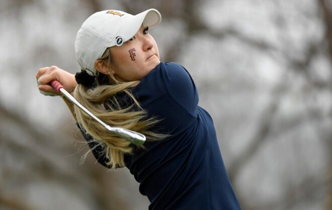CSUF Womens Golf Red Rocks